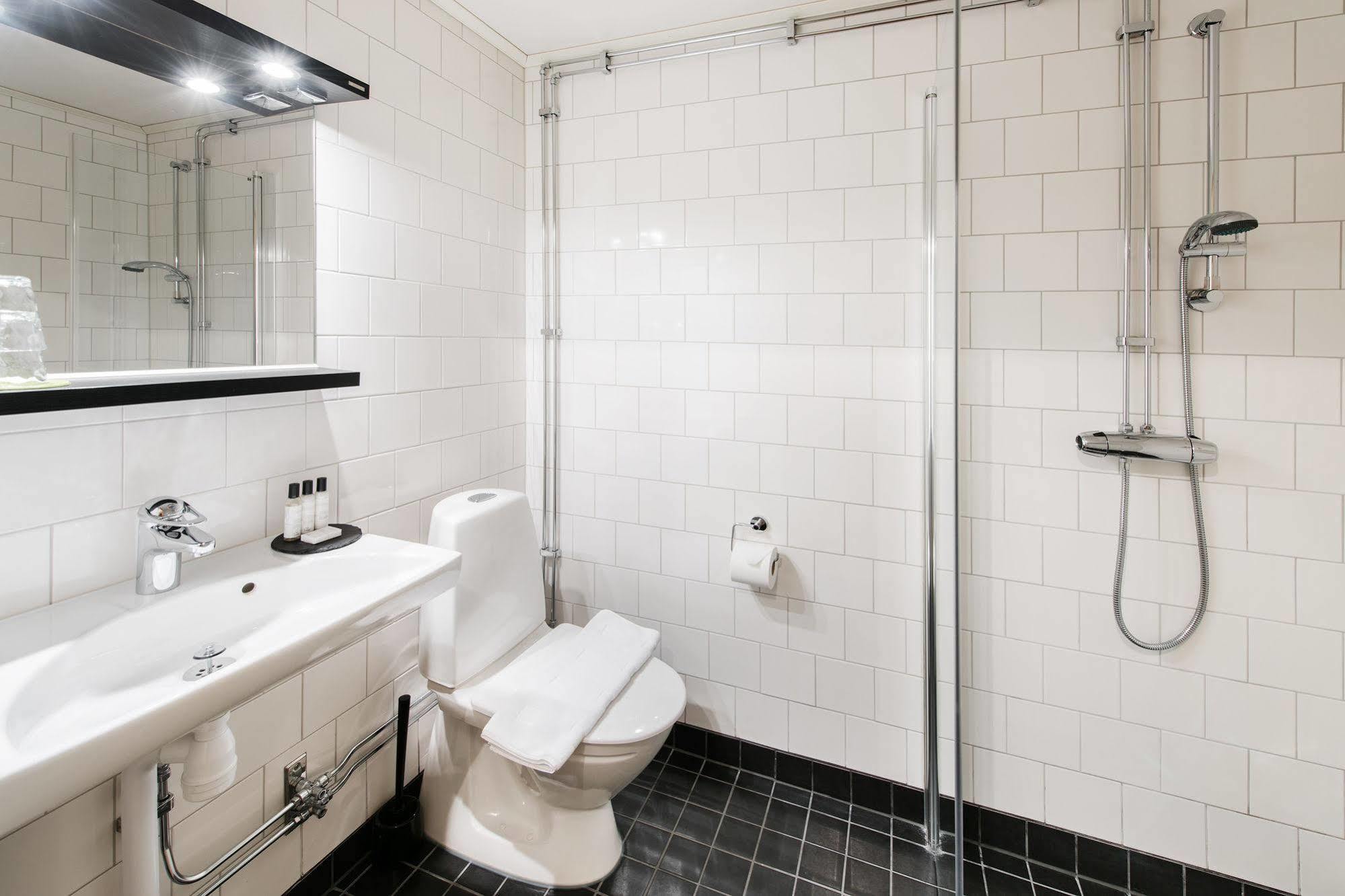 Spis Hotell Naran Luleå Екстериор снимка